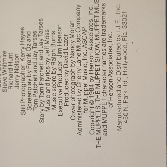 Vintage "The Muppets Take Manhattan" Paperback Book 1984 Classic Retro 80s Kids - Picture 4 of 8